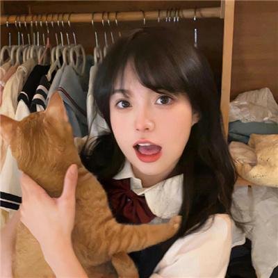 她苟活成了王者